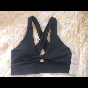 Fabletics Oasis Twist Front Sports Bra